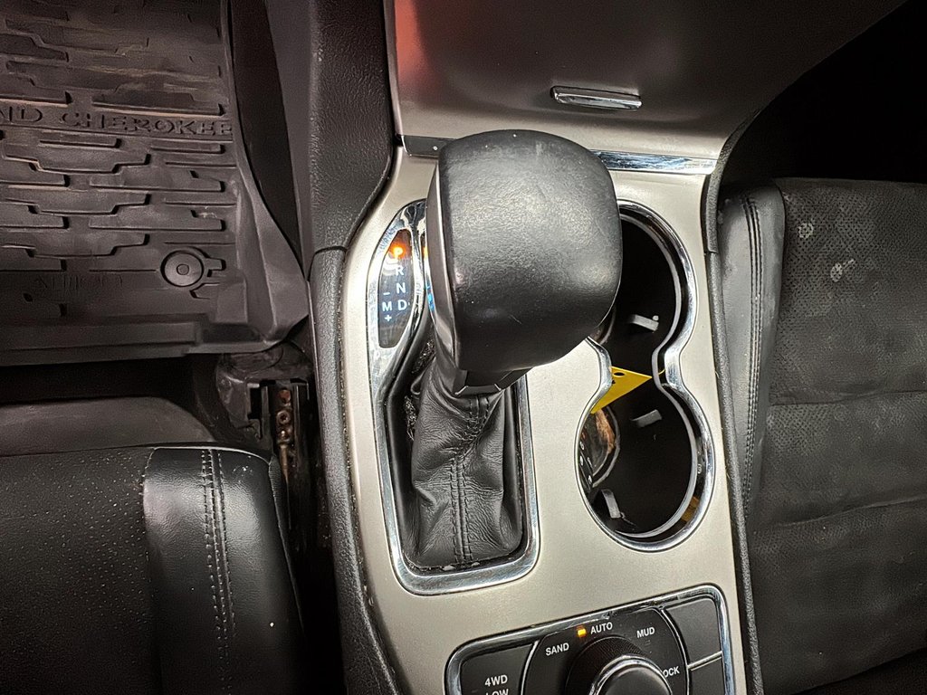 2019 Jeep Grand Cherokee 4X4 Laredo in Stratford, Ontario - 14 - w1024h768px