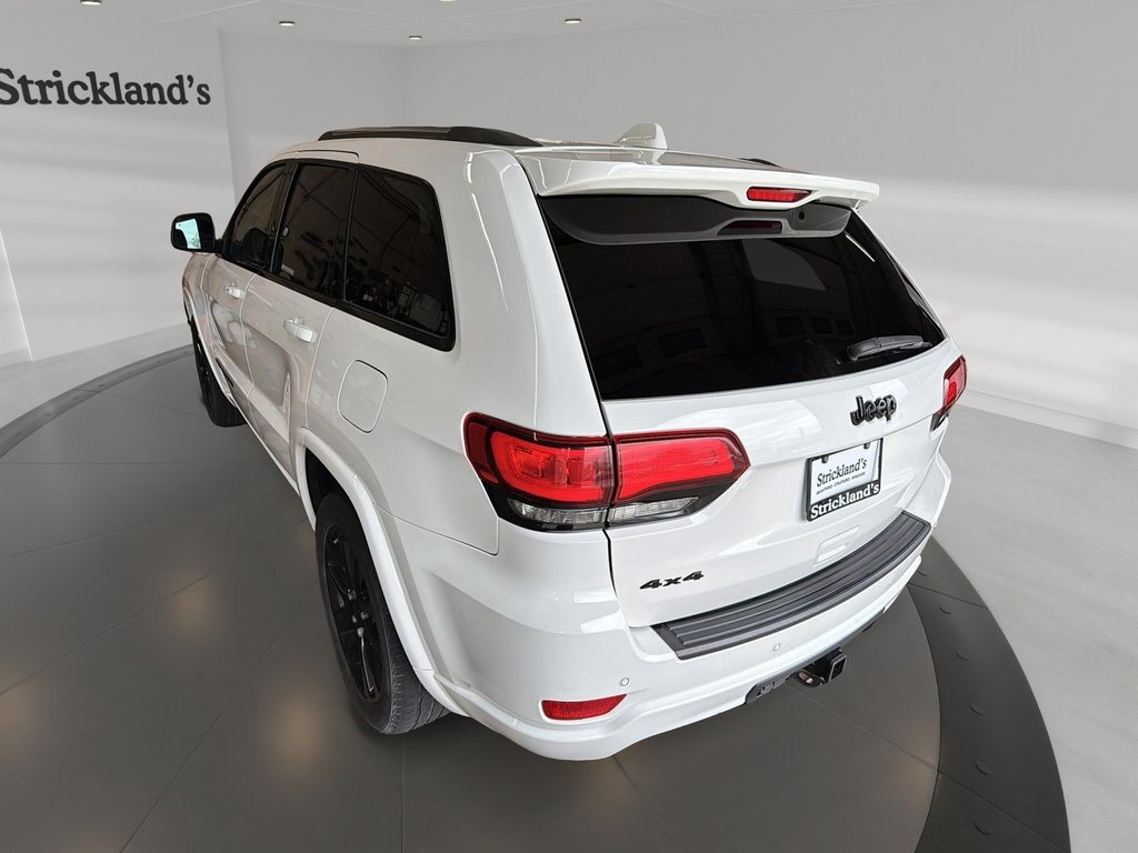 2019 Jeep Grand Cherokee 4X4 Laredo in Stratford, Ontario - 4 - w1024h768px