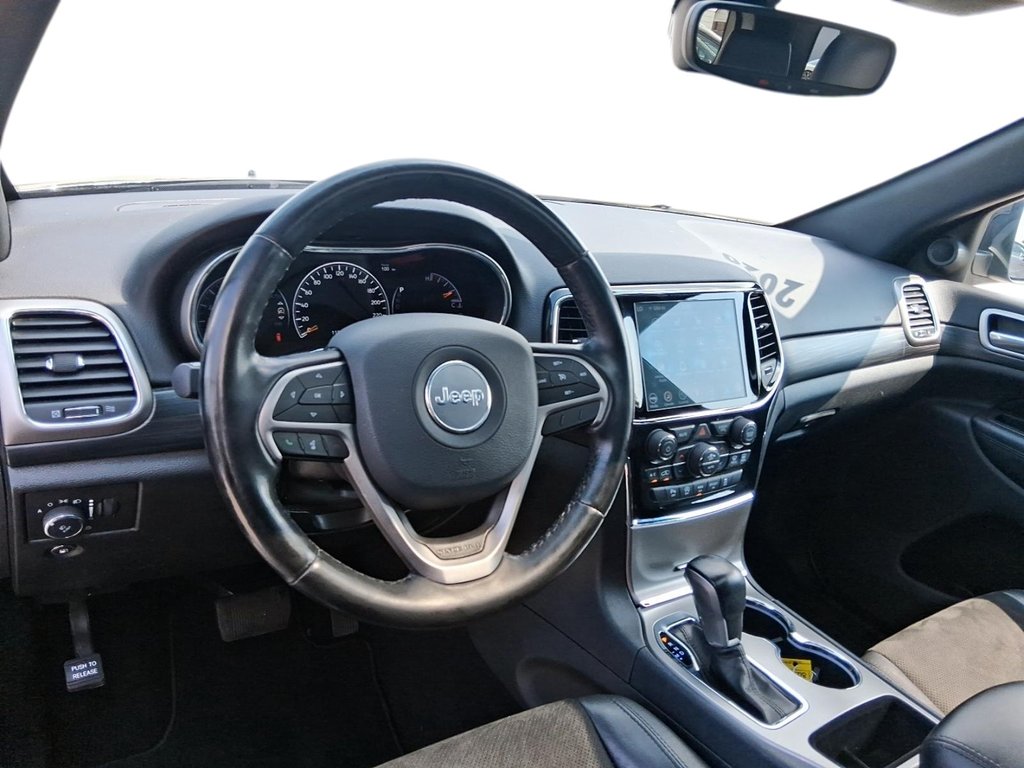 2020 Jeep Grand Cherokee 4X4 Laredo in Stratford, Ontario - 10 - w1024h768px