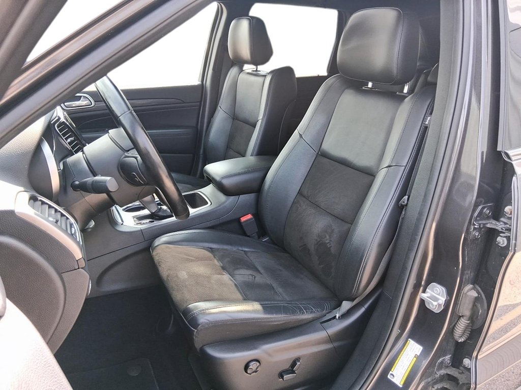 2020 Jeep Grand Cherokee 4X4 Laredo in Stratford, Ontario - 8 - w1024h768px