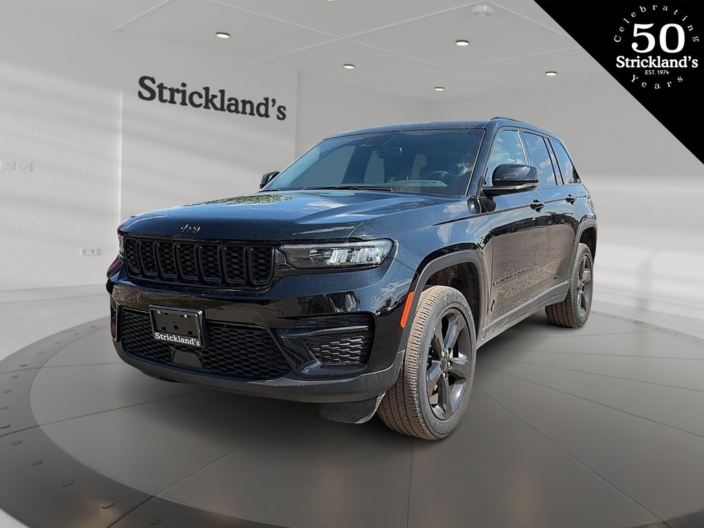 2023  Grand Cherokee 4X4 Laredo in Stratford, Ontario - 1 - w1024h768px