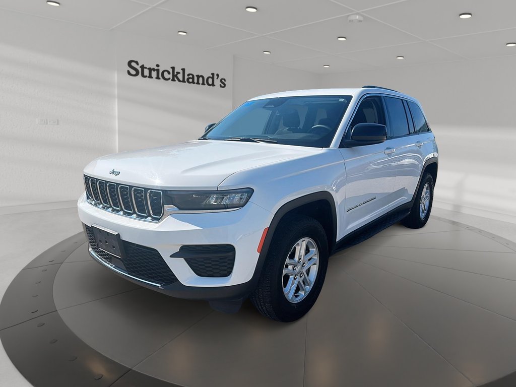 2023 Jeep Grand Cherokee 4X4 Laredo in Stratford, Ontario - 1 - w1024h768px