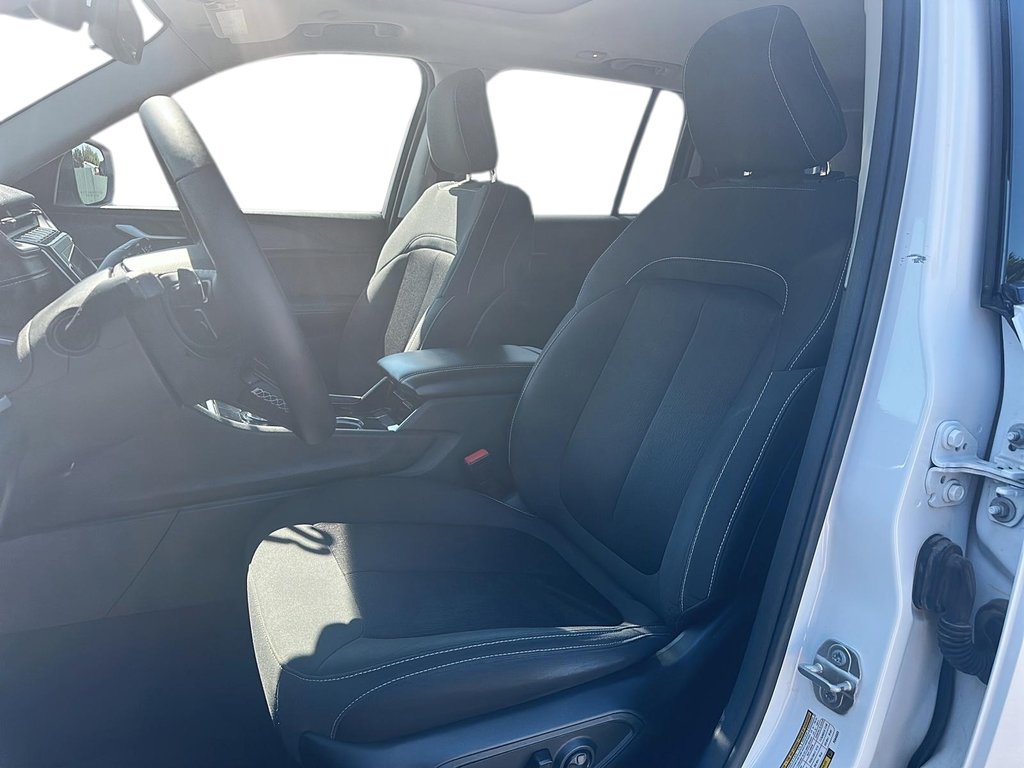 2023 Jeep Grand Cherokee 4X4 Laredo in Stratford, Ontario - 8 - w1024h768px