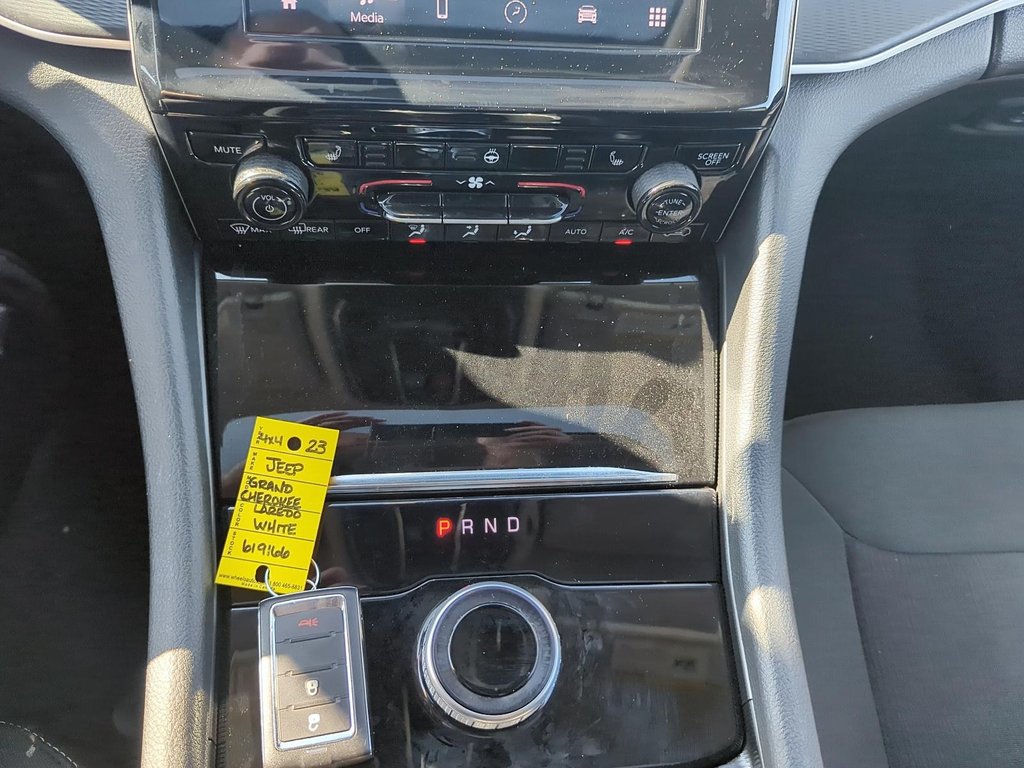 2023 Jeep Grand Cherokee 4X4 Laredo in Stratford, Ontario - 15 - w1024h768px