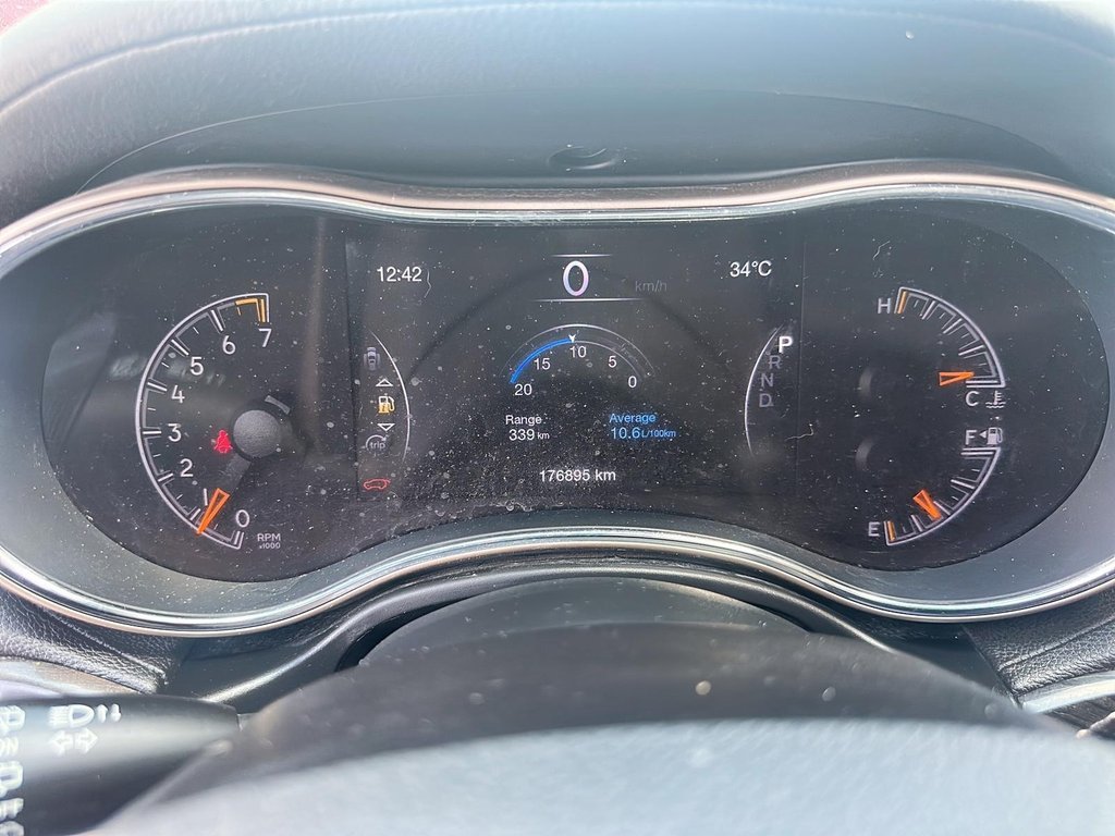 2016 Jeep Grand Cherokee 4x4 Overland in Stratford, Ontario - 13 - w1024h768px