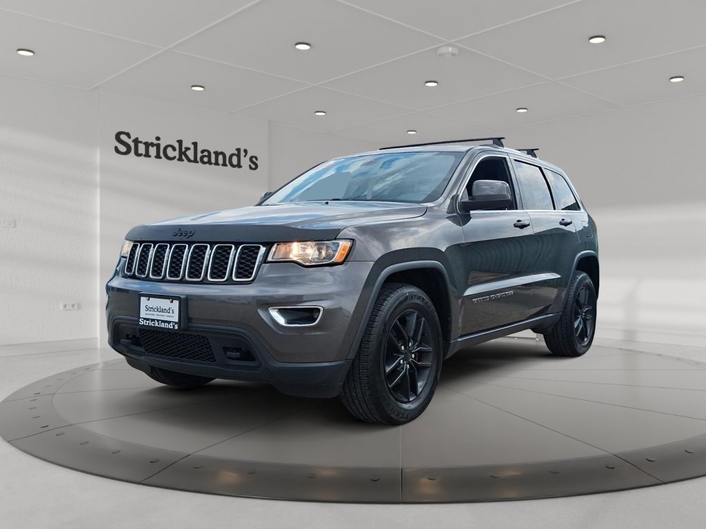 2017 Jeep Grand Cherokee 4x4 Laredo in Stratford, Ontario - 1 - w1024h768px