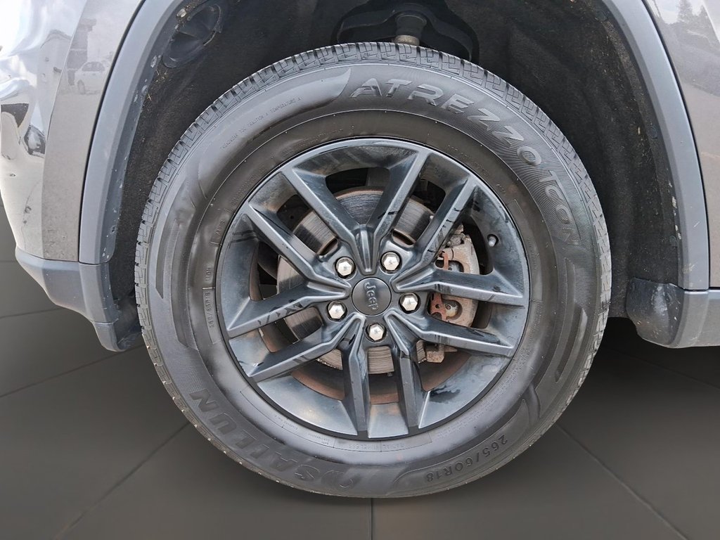 2017 Jeep Grand Cherokee 4x4 Laredo in Stratford, Ontario - 7 - w1024h768px