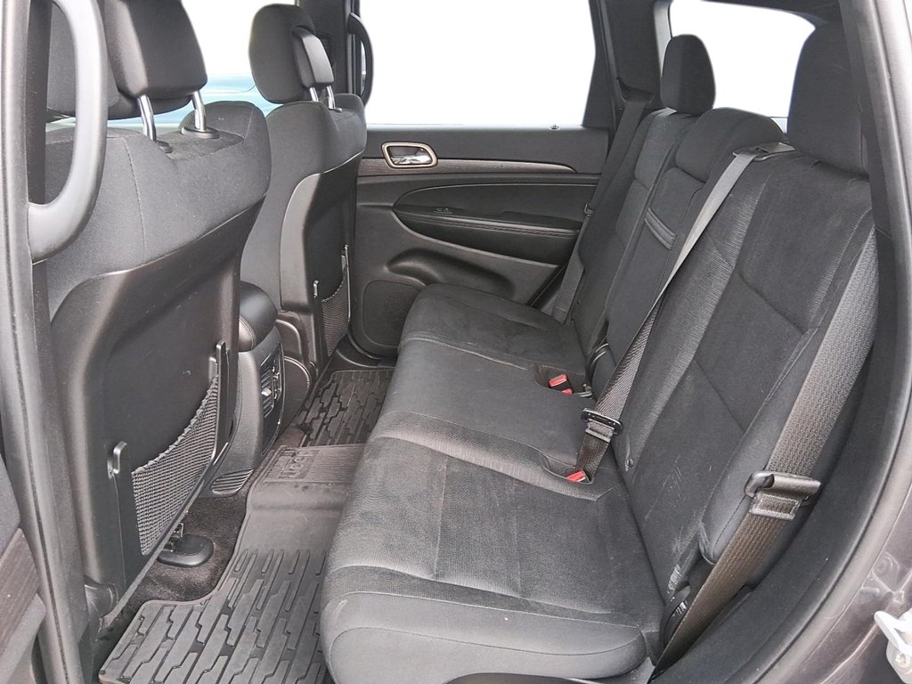 2017 Jeep Grand Cherokee 4x4 Laredo in Stratford, Ontario - 9 - w1024h768px