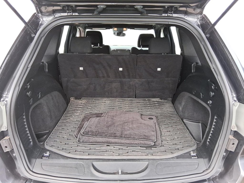 2017 Jeep Grand Cherokee 4x4 Laredo in Stratford, Ontario - 6 - w1024h768px