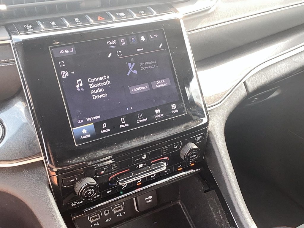 2021 Jeep Grand Cherokee L 4x4 Laredo in Stratford, Ontario - 13 - w1024h768px