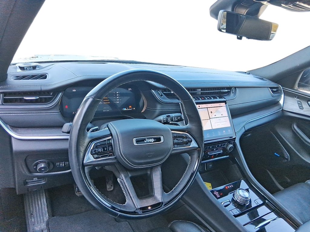2021 Jeep Grand Cherokee L 4x4 Overland in Stratford, Ontario - 11 - w1024h768px