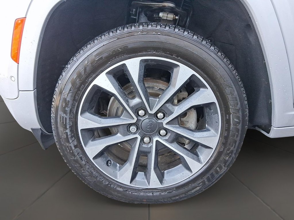 2021 Jeep Grand Cherokee L 4x4 Overland in Stratford, Ontario - 7 - w1024h768px