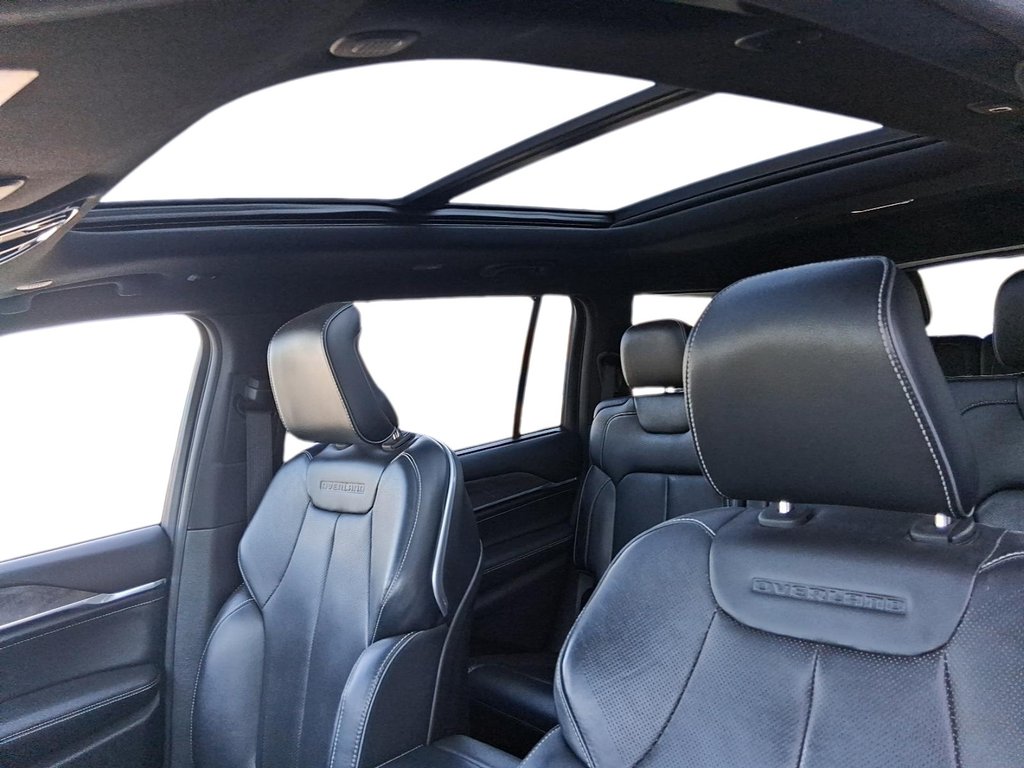 2021 Jeep Grand Cherokee L 4x4 Overland in Stratford, Ontario - 19 - w1024h768px