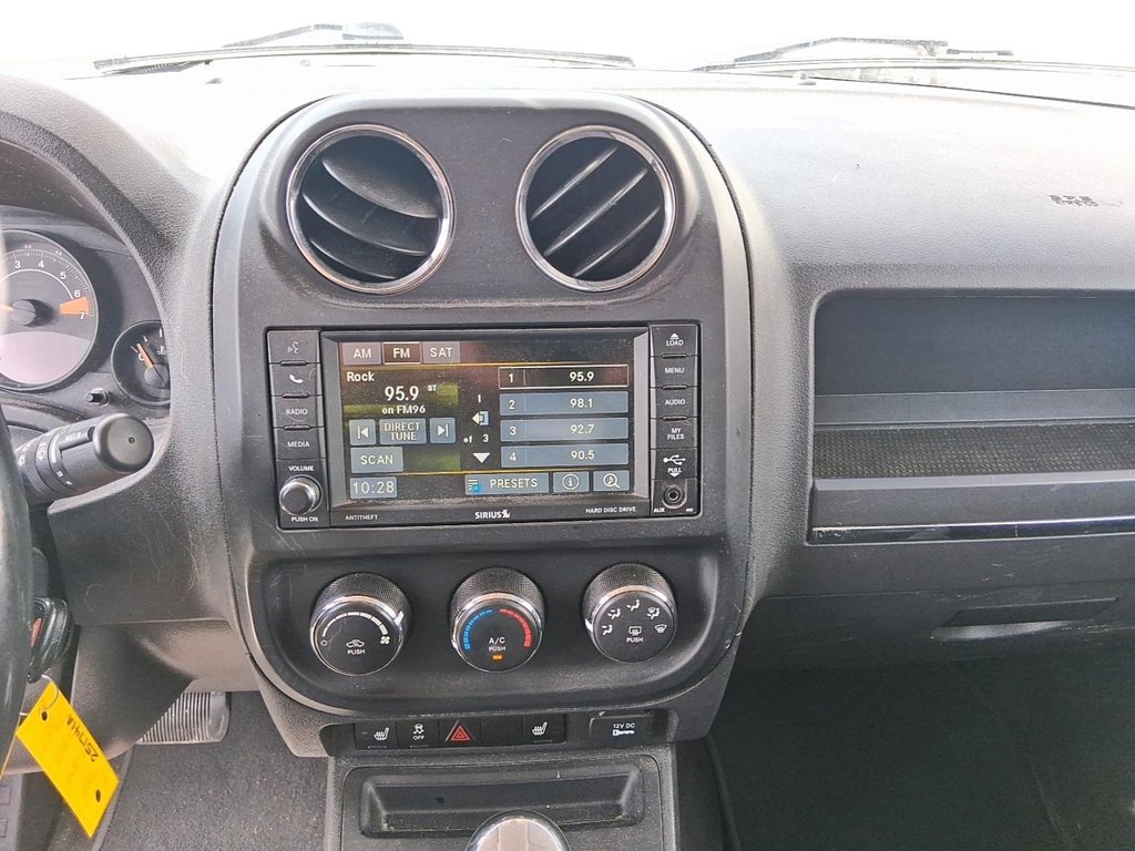 2016 Jeep Patriot 4x4 Sport / North in Stratford, Ontario - 15 - w1024h768px