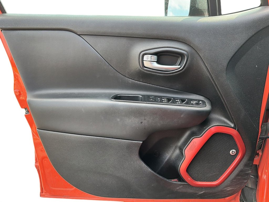 2017 Jeep Renegade 4x4 Trailhawk in Stratford, Ontario - 10 - w1024h768px