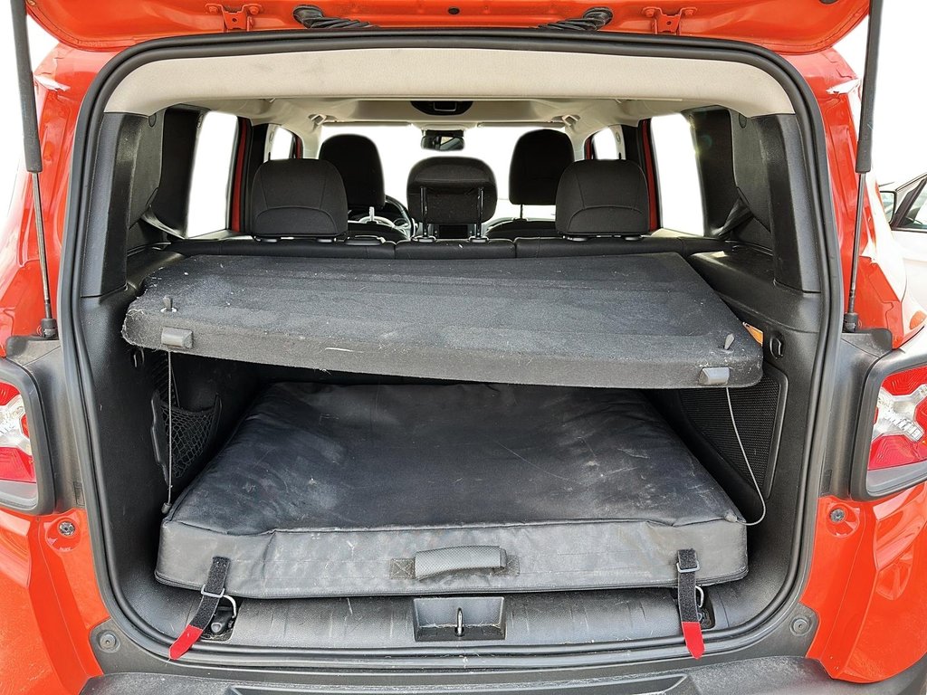 2017 Jeep Renegade 4x4 Trailhawk in Stratford, Ontario - 6 - w1024h768px