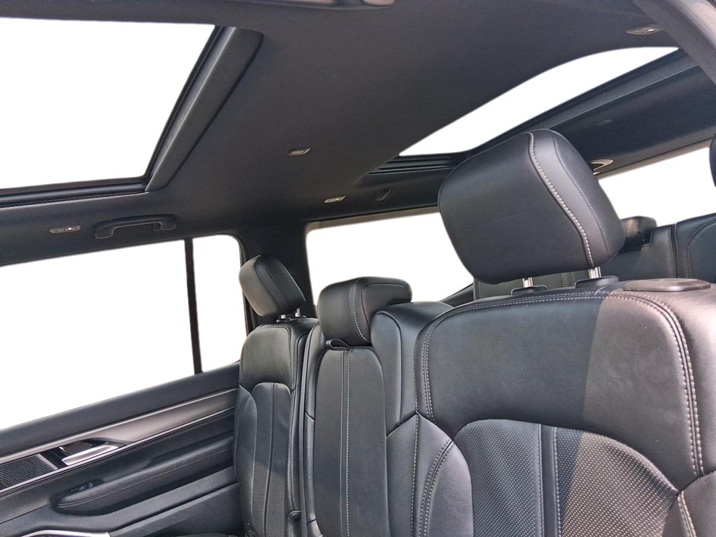 2024 Jeep Wagoneer Series II Carbide 4x4 in Stratford, Ontario - 21 - w1024h768px