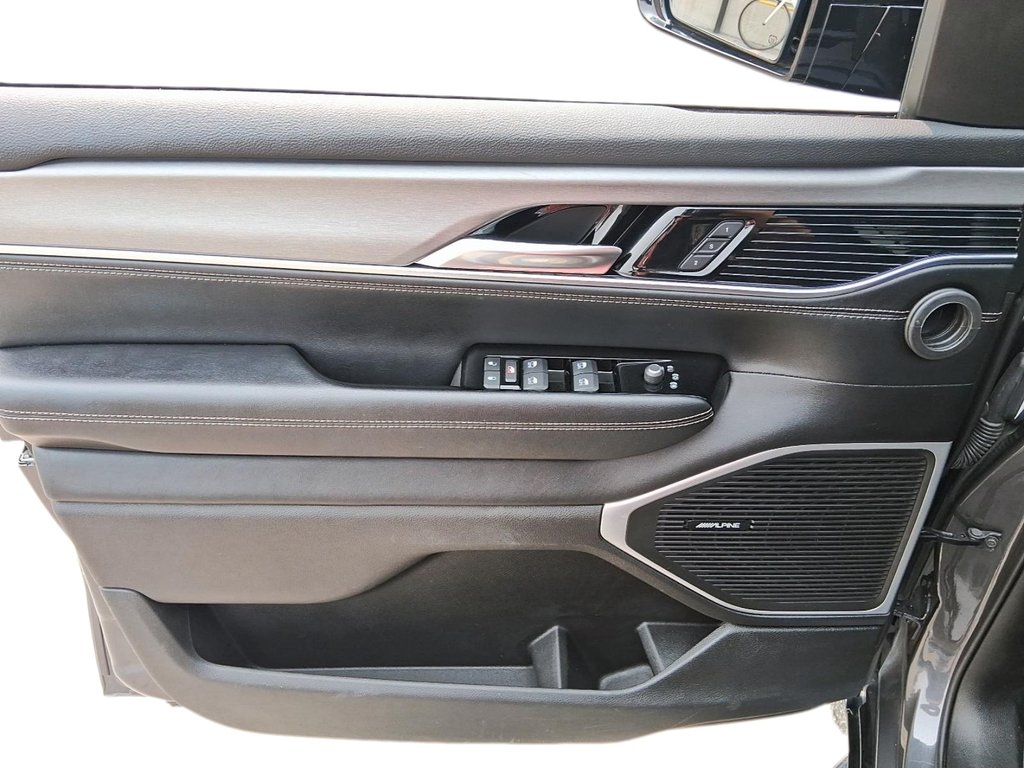 2024 Jeep Wagoneer Series II Carbide 4x4 in Stratford, Ontario - 12 - w1024h768px