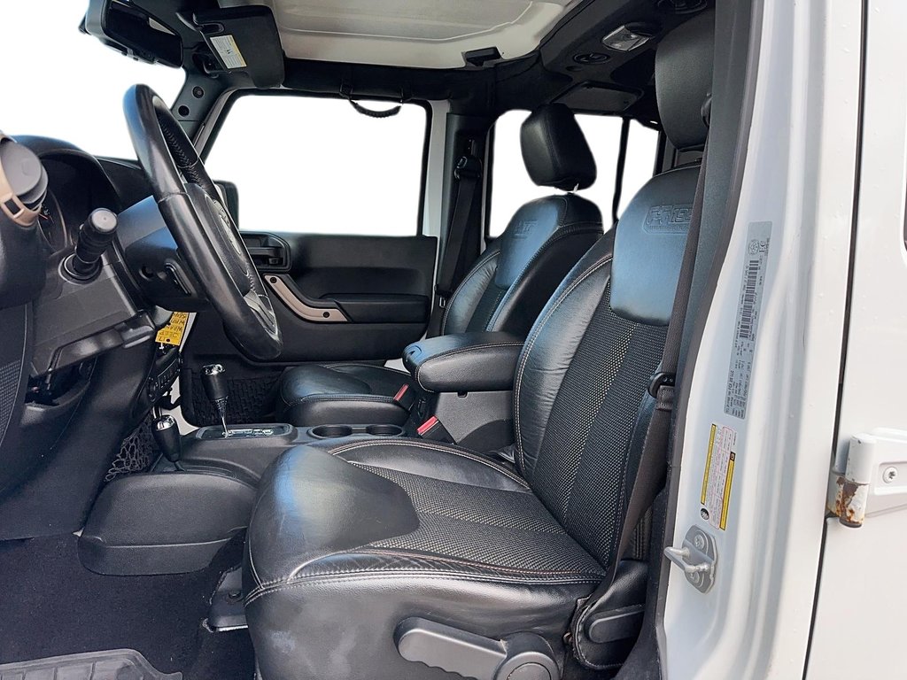 2017 Jeep Wrangler Unlimited Sahara in Stratford, Ontario - 8 - w1024h768px
