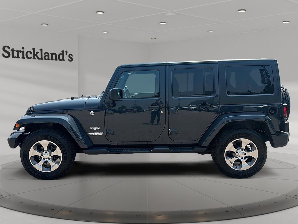 2017 Jeep Wrangler Unlimited Sahara in Stratford, Ontario - 5 - w1024h768px