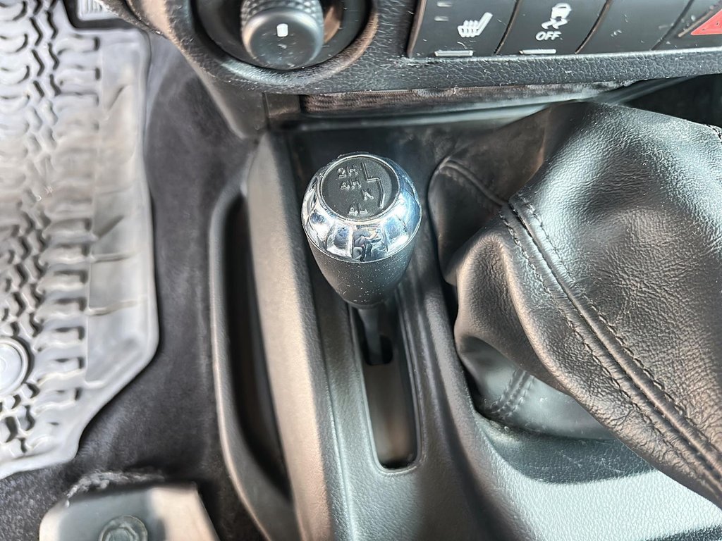 2017 Jeep Wrangler Unlimited Sahara in Stratford, Ontario - 15 - w1024h768px