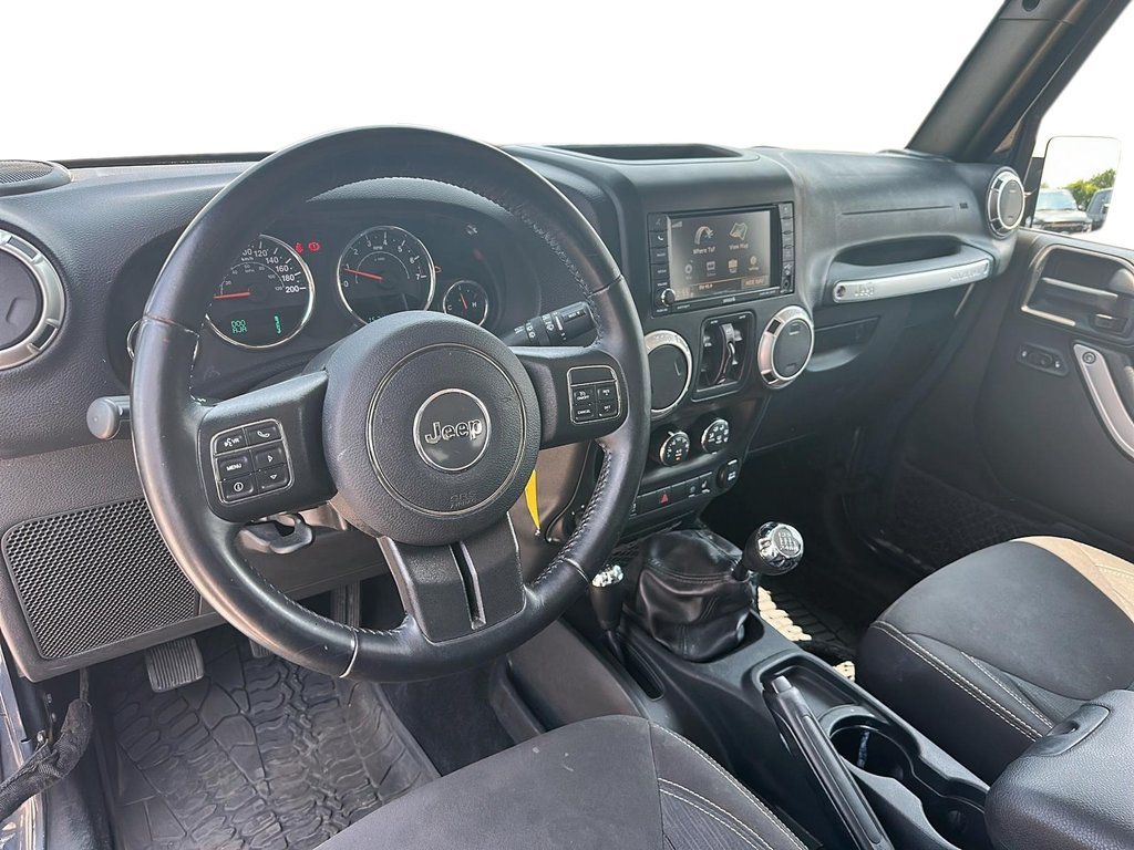 2017 Jeep Wrangler Unlimited Sahara in Stratford, Ontario - 9 - w1024h768px