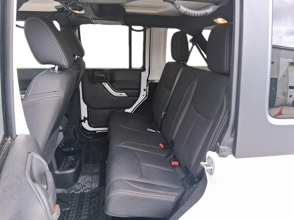 2017 Jeep Wrangler Unlimited Sahara in Stratford, Ontario - 9 - w1024h768px
