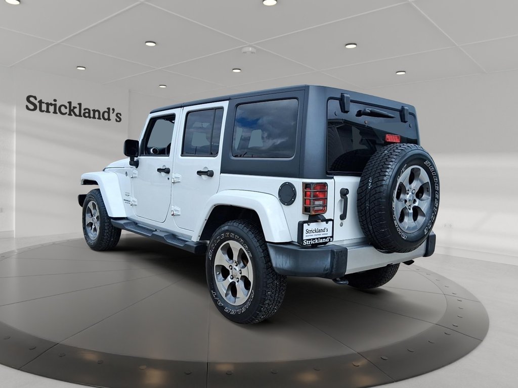 2017 Jeep Wrangler Unlimited Sahara in Stratford, Ontario - 4 - w1024h768px