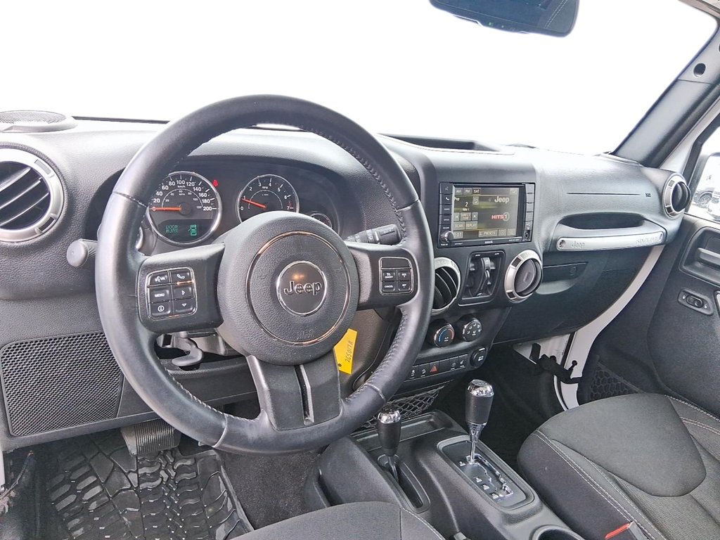 2017 Jeep Wrangler Unlimited Sahara in Stratford, Ontario - 10 - w1024h768px