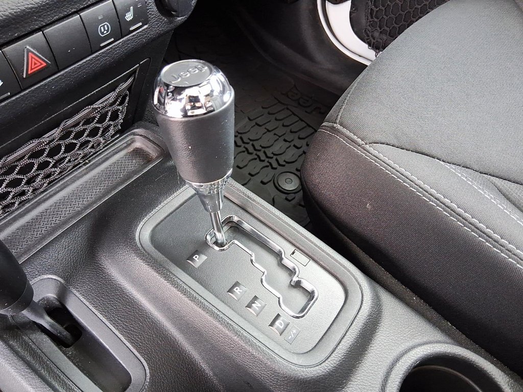 2017 Jeep Wrangler Unlimited Sahara in Stratford, Ontario - 18 - w1024h768px