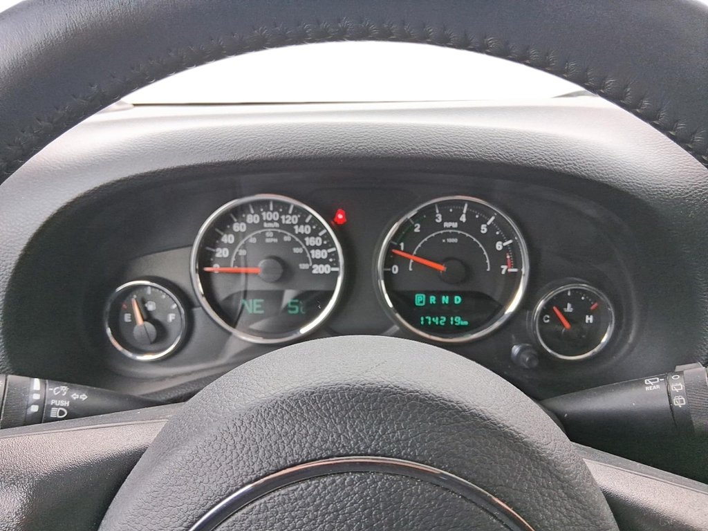 2017 Jeep Wrangler Unlimited Sahara in Stratford, Ontario - 15 - w1024h768px