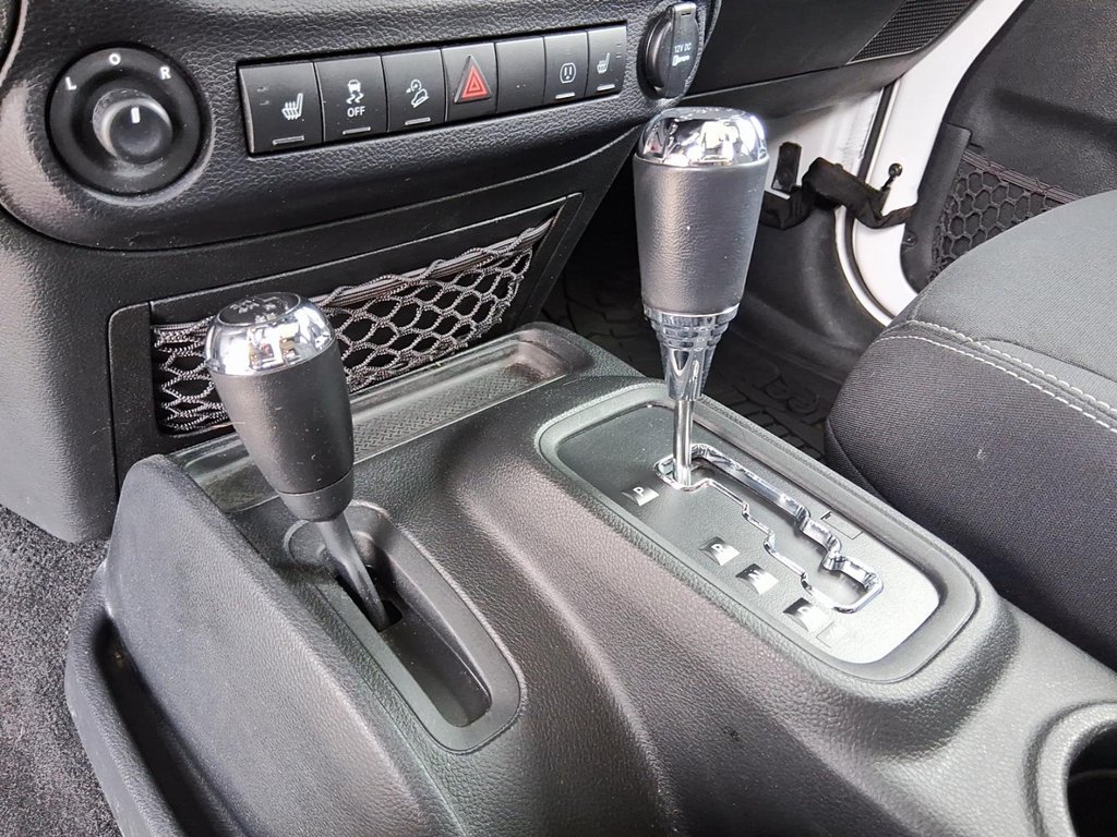 2017 Jeep Wrangler Unlimited Sahara in Stratford, Ontario - 20 - w1024h768px