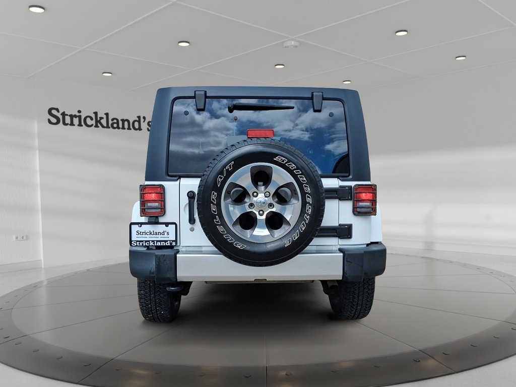 2017 Jeep Wrangler Unlimited Sahara in Stratford, Ontario - 3 - w1024h768px