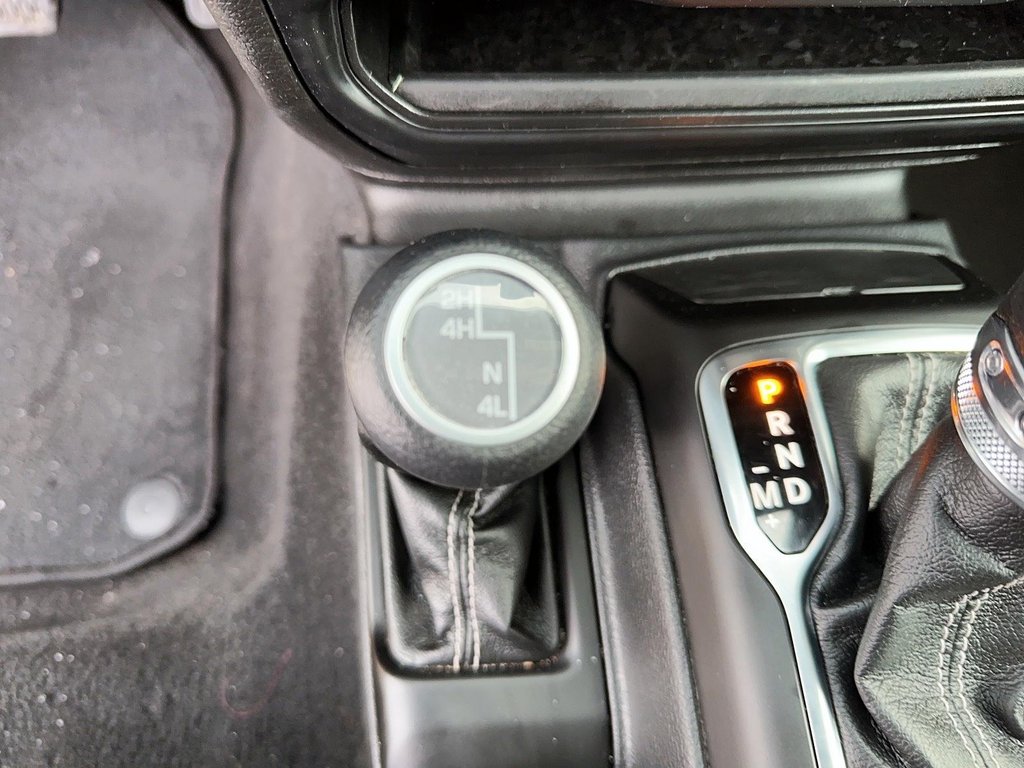 2023 Jeep Wrangler Unlimited Sahara in Stratford, Ontario - 15 - w1024h768px