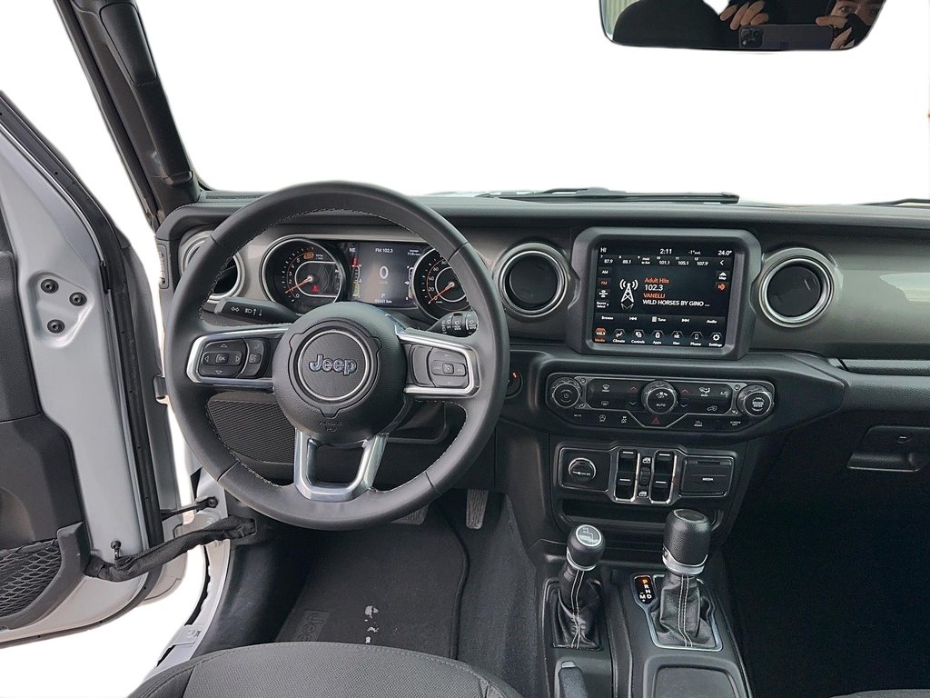 2023 Jeep Wrangler Unlimited Sahara in Stratford, Ontario - 9 - w1024h768px