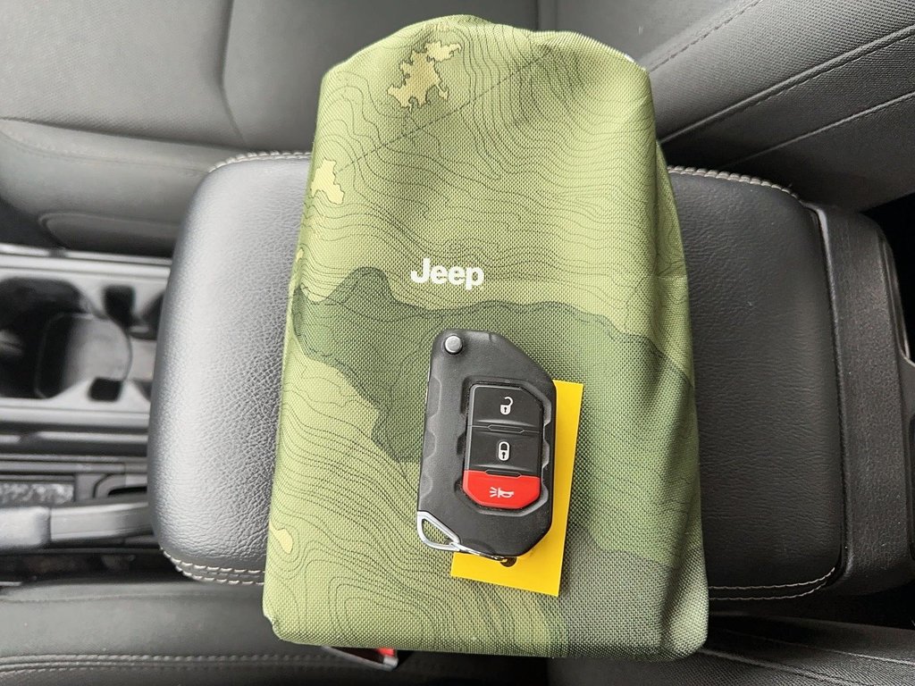 2023 Jeep Wrangler Unlimited Sahara in Stratford, Ontario - 16 - w1024h768px