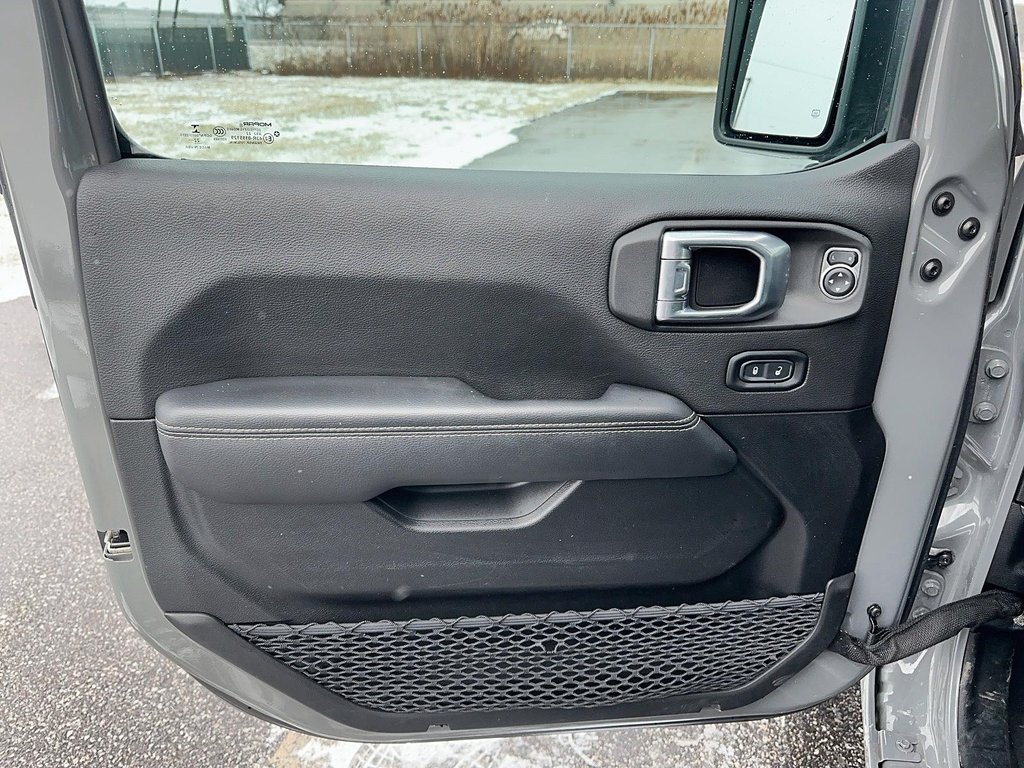 2023 Jeep Wrangler Unlimited Sahara in Stratford, Ontario - 10 - w1024h768px