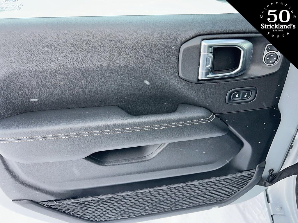 2023 Jeep Wrangler Unlimited Sahara in Stratford, Ontario - 10 - w1024h768px