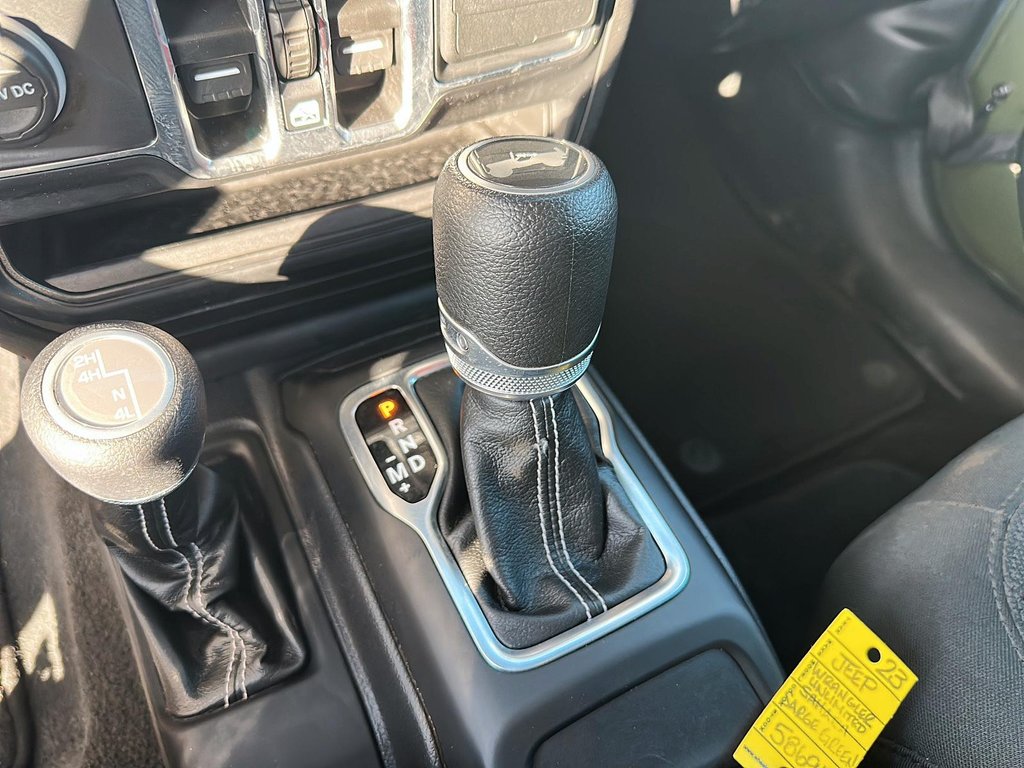 2023 Jeep Wrangler Unlimited Sahara in Stratford, Ontario - 13 - w1024h768px