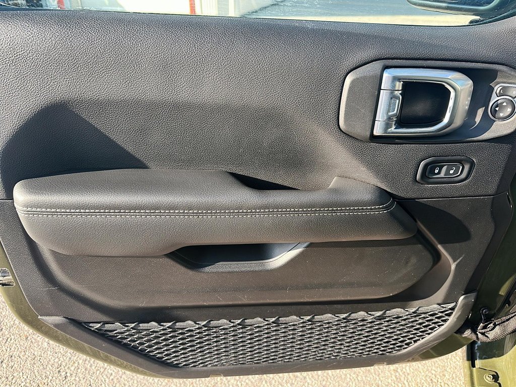2023 Jeep Wrangler Unlimited Sahara in Stratford, Ontario - 9 - w1024h768px