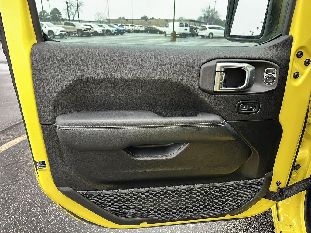 2023 Jeep Wrangler Unlimited Sahara in Stratford, Ontario - 10 - w1024h768px