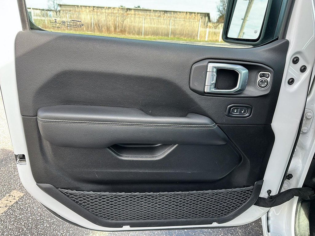 2023 Jeep Wrangler Unlimited Sahara in Stratford, Ontario - 10 - w1024h768px