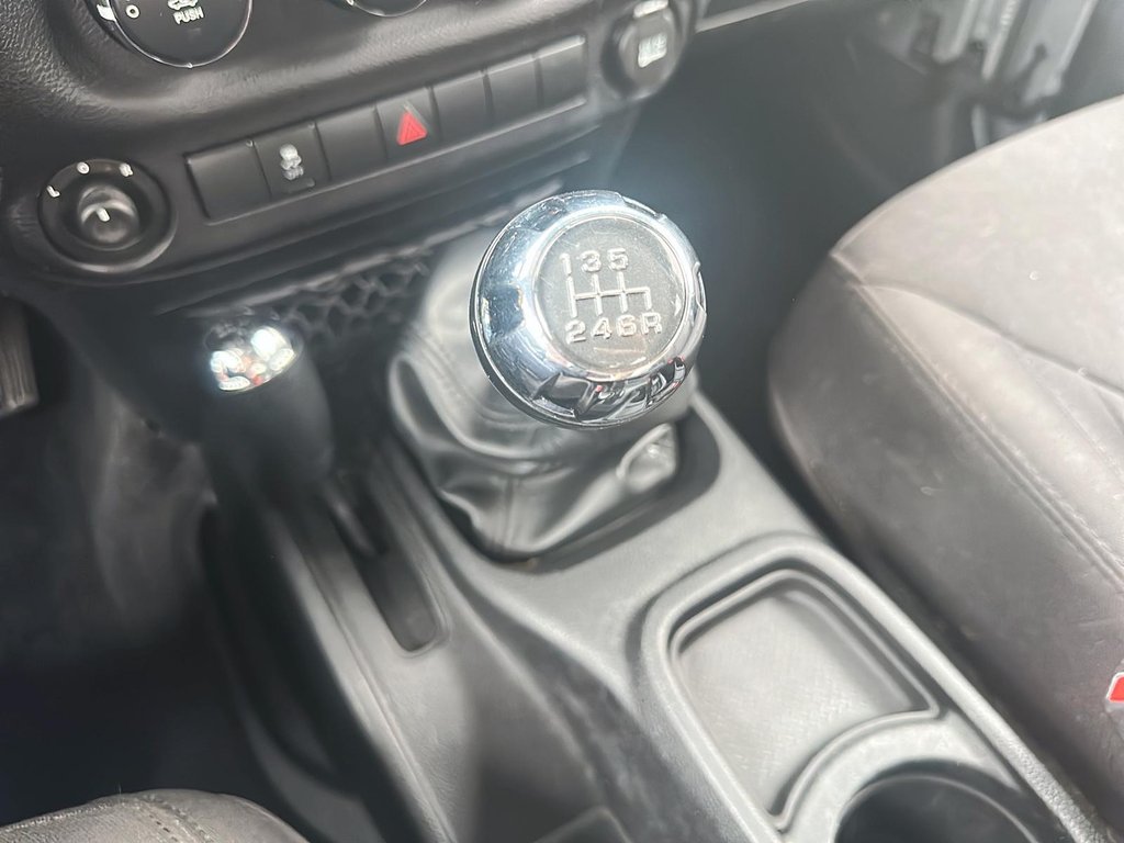 2015 Jeep Wrangler Sport in Stratford, Ontario - 13 - w1024h768px
