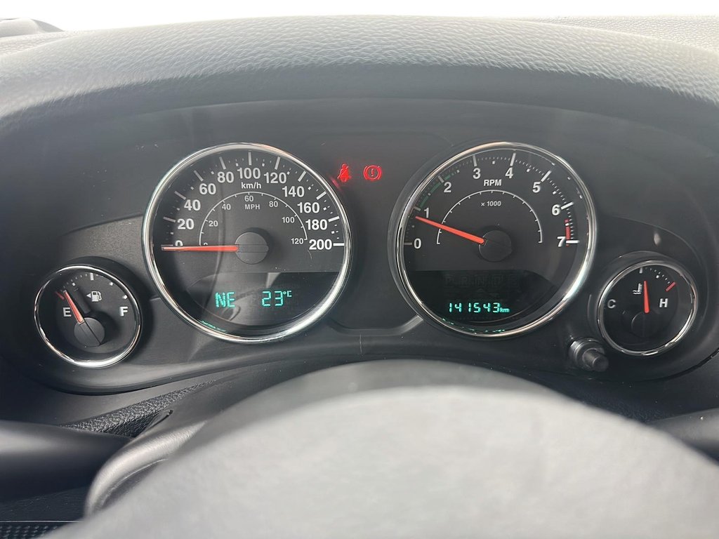 2015 Jeep Wrangler Sport in Stratford, Ontario - 12 - w1024h768px