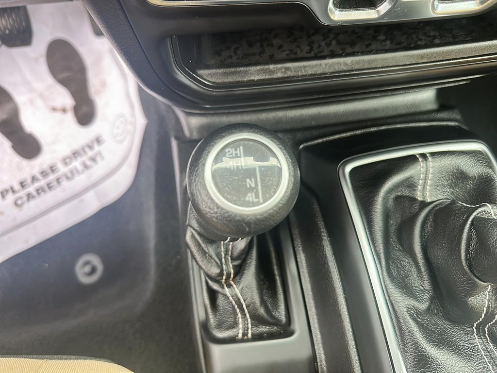 2020 Jeep Wrangler JL Unlimited Sahara in Stratford, Ontario - 14 - w1024h768px