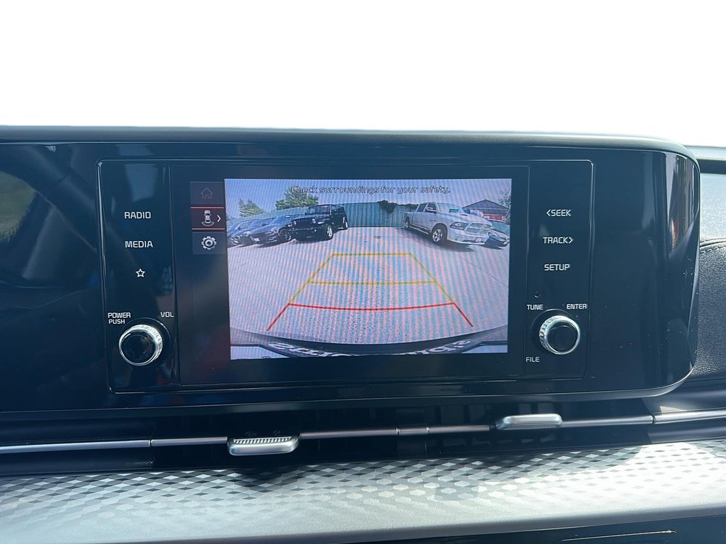 2024 Kia Carnival LX+ FWD in Stratford, Ontario - 15 - w1024h768px