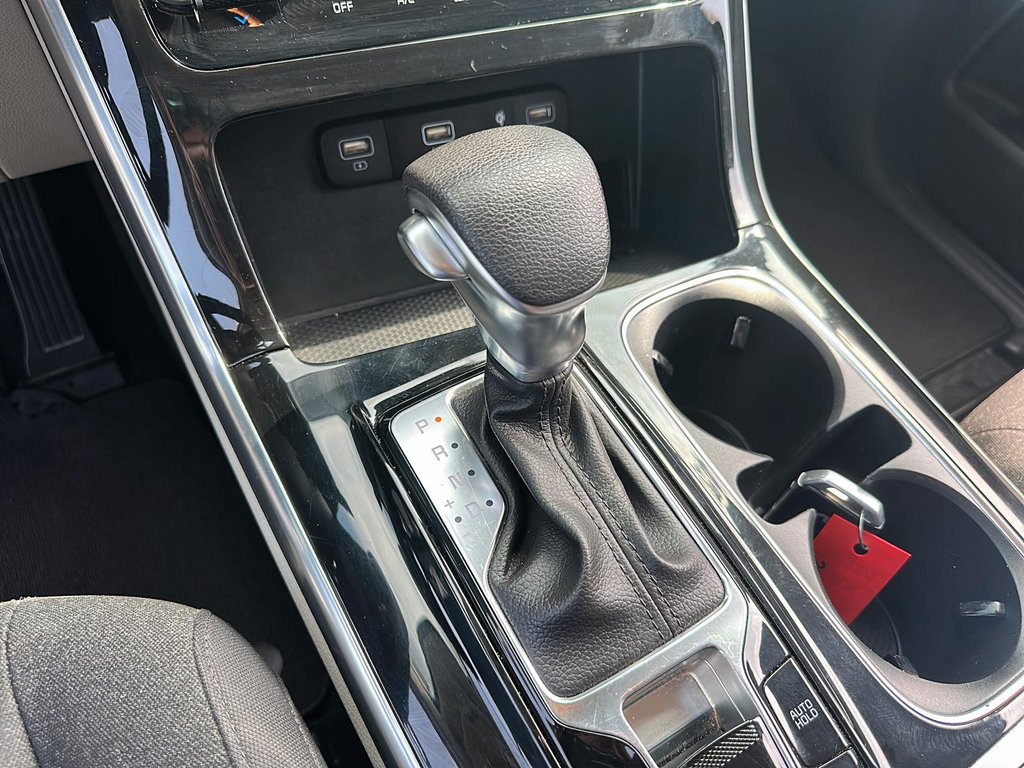 2024 Kia Carnival LX+ FWD in Stratford, Ontario - 14 - w1024h768px