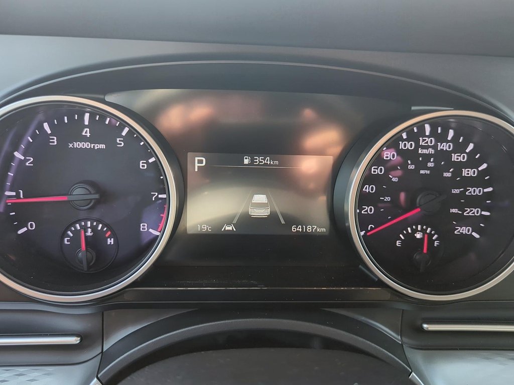 2024 Kia Carnival LX FWD in Stratford, Ontario - 13 - w1024h768px
