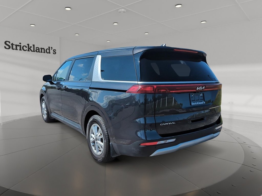 2024 Kia Carnival LX FWD in Stratford, Ontario - 4 - w1024h768px
