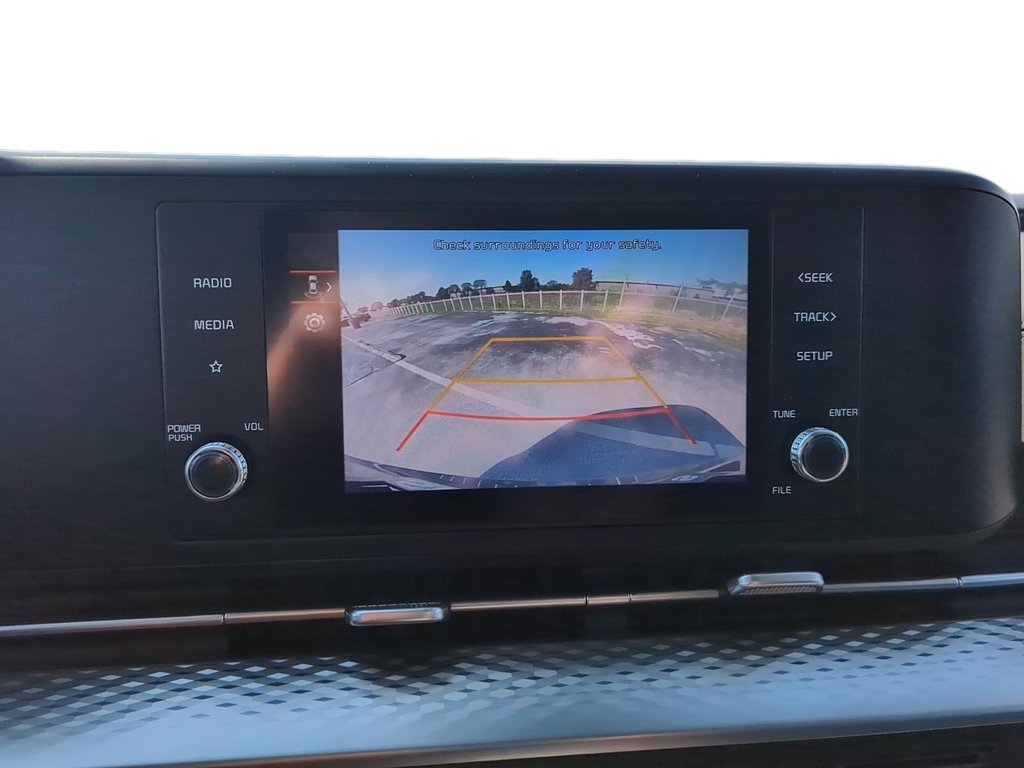 2024 Kia Carnival LX FWD in Stratford, Ontario - 16 - w1024h768px